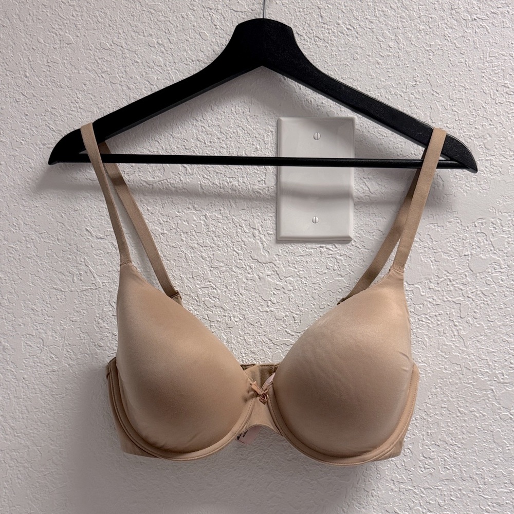 Victoria's Secret Nude Bra Body By Victoria 34DD Convertible push up